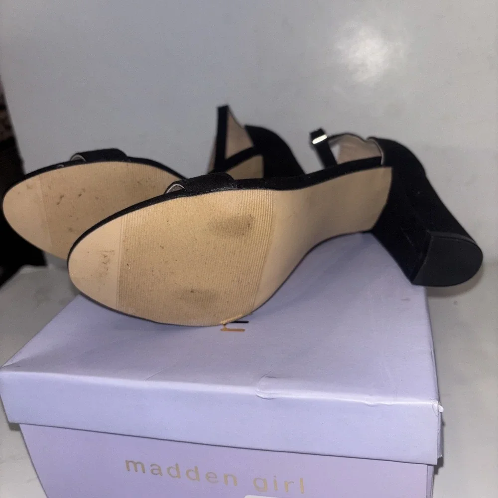 Madden Girl Bella Block-Heel Black Open Toe Sandals Size 6.5